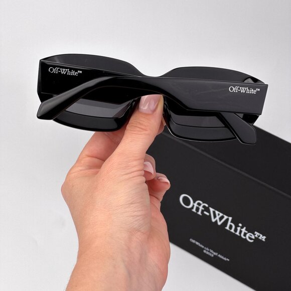 Off-White CHARLOTTE Men Sunglasses Black Rectangle Frame I Model OERI138 1007 - Picture 3 of 11